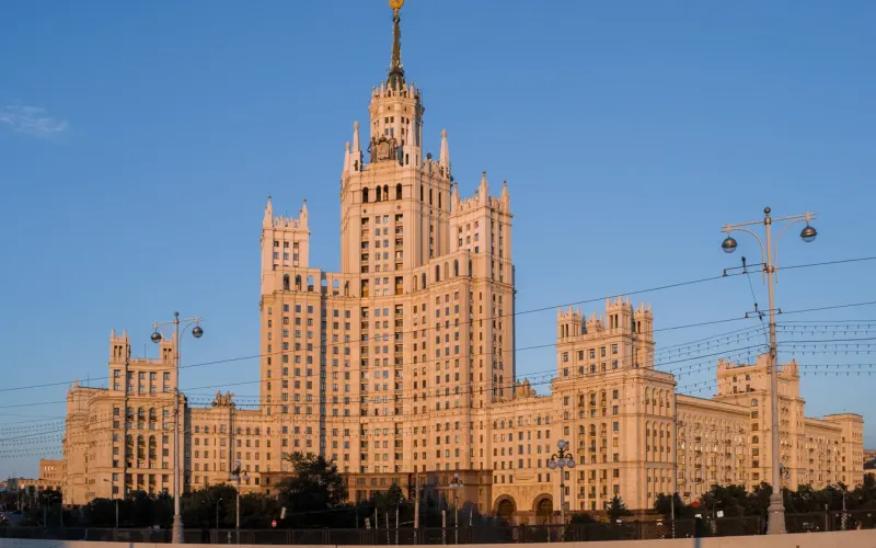 Высотка на Котельнической и чаепитие с видом на Кремль