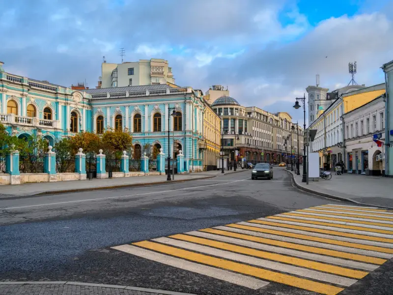 Мясницкая и переулки: прогулка по четырём эпохам Москвы
