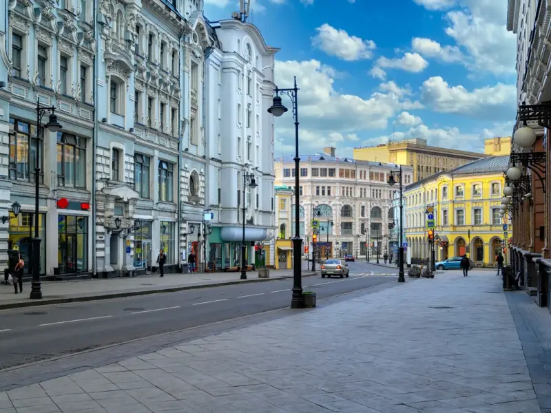 Мясницкая и переулки: прогулка по четырём эпохам Москвы