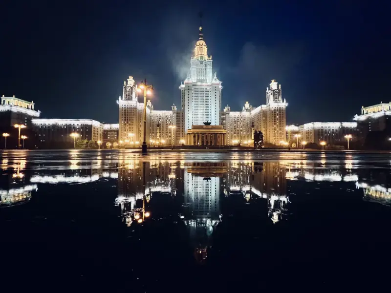От села Воробьёво — к небоскрёбу!