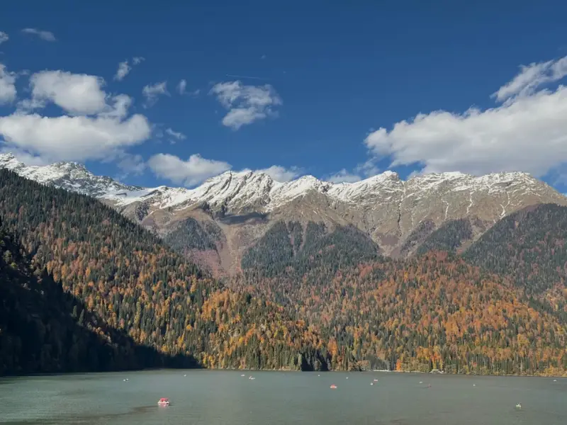 Абхазия — там, где горы встречаются с морем
