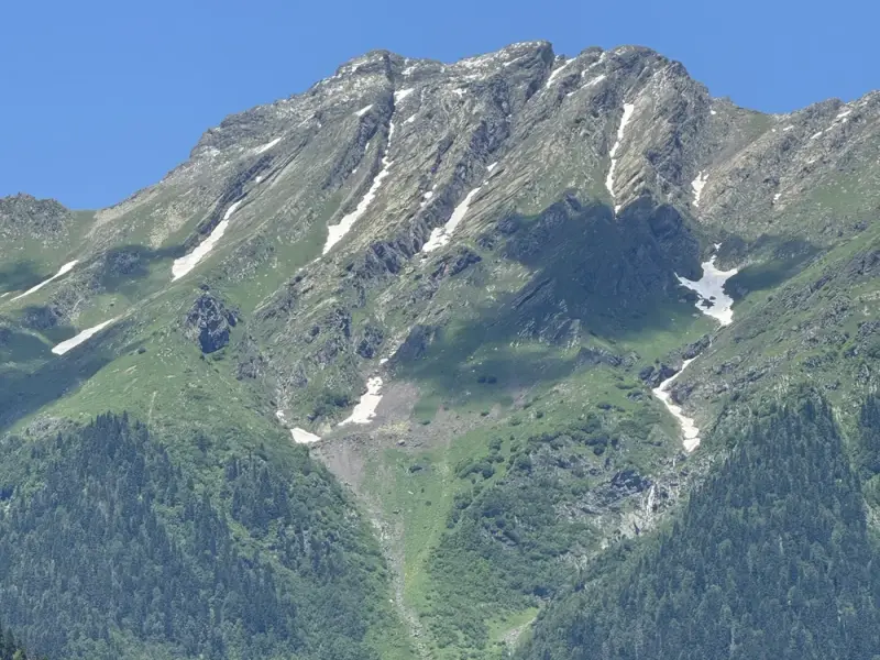 Абхазия — там, где горы встречаются с морем
