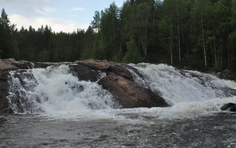 Из Кандалакши — к Колвицкому водопаду