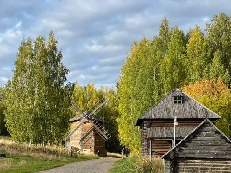Музей «Хохловка»: избы, башни, купола