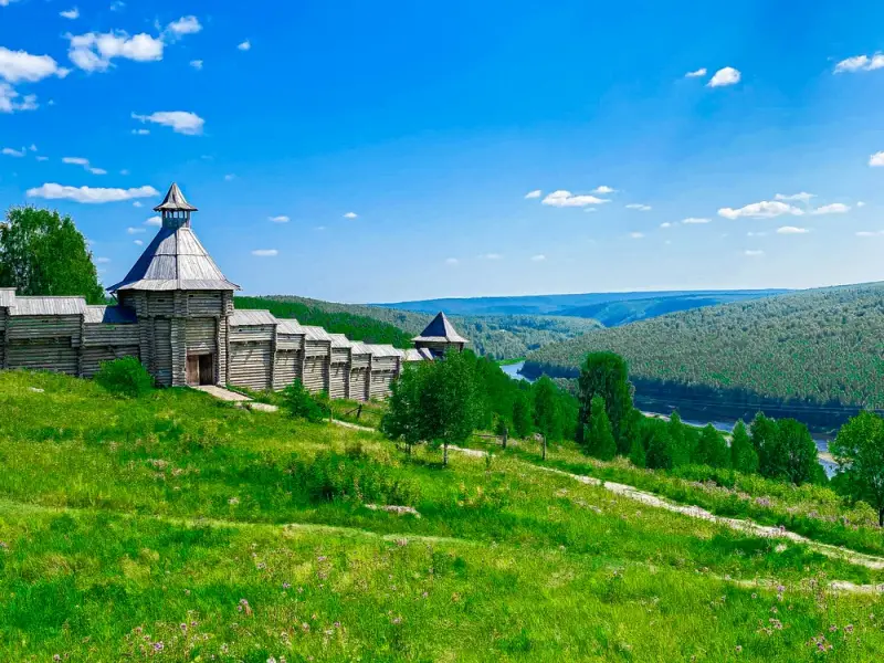 Губаха: река, скалы, горы и руины «города-призрака»