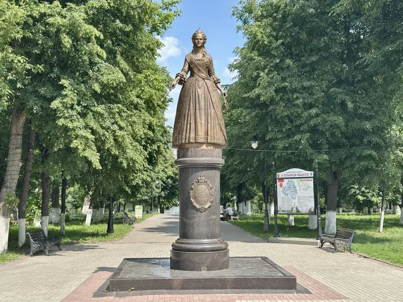 Из Тулы — в Богородицкий дворец-музей и на экоферму с заездом в Кондуки